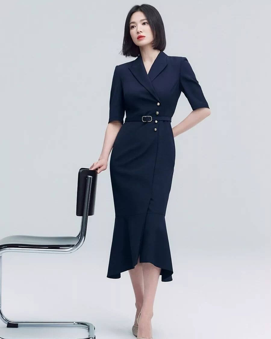 phong cách tối giản với đầm của Song Hye Kyo